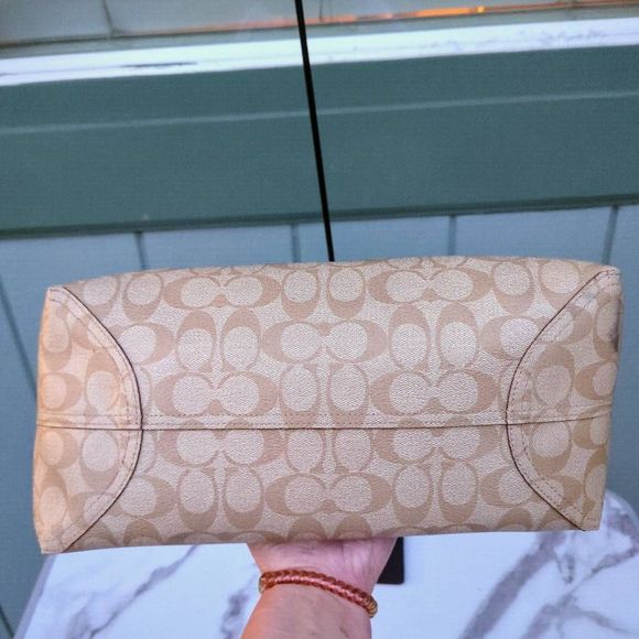 Coach X Disney Cinderella City Tote In Signature C Canvas With Patches - Picture 7 of 11